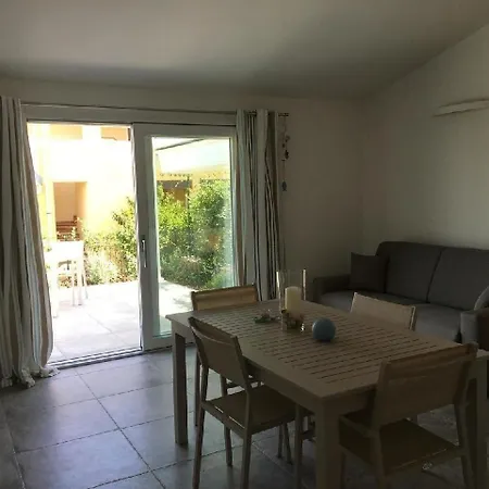 Ferienhaus In Mit Grill, Garten Und Terrasse